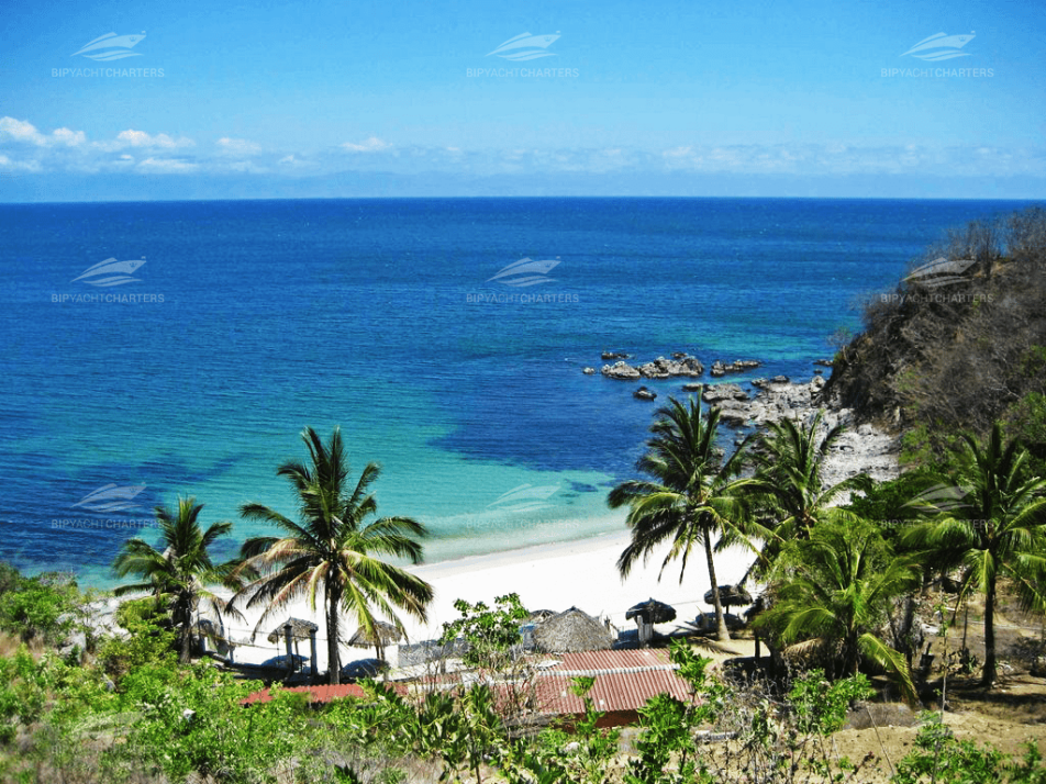 Playa Piedra Blanca Destino Renta Yates Puerto Vallarta