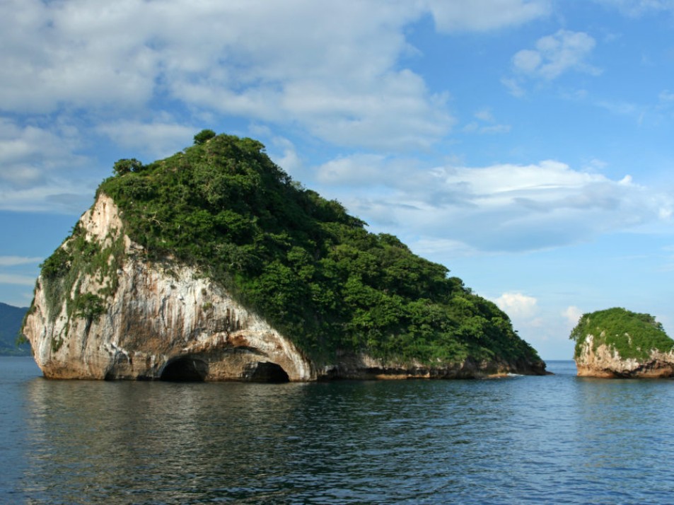 Los Arcos Destino Renta de Yates en Puerto Vallarta Los Arcos Destino Renta de Yates en Puerto Vallarta