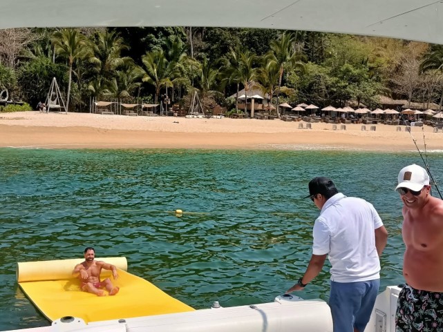 Lily pad (12' x 6') Bip Charters Yacht Charter Puerto Vallarta