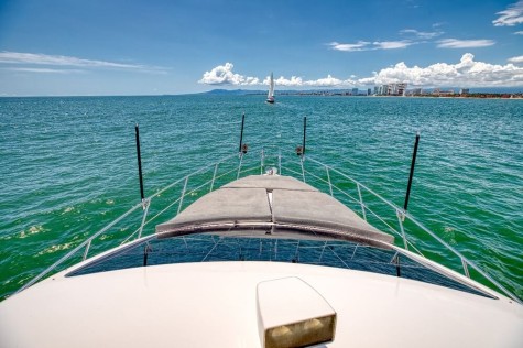 Azimut 55 (2003) Bip Charters Yacht Charter Puerto Vallarta