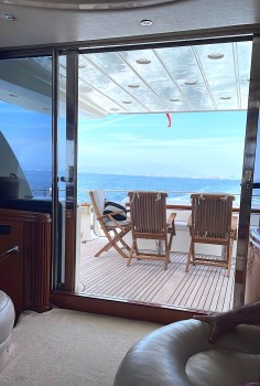 Azimut 70 (2000) Bip Charters Renta de Yates en Puerto Vallarta