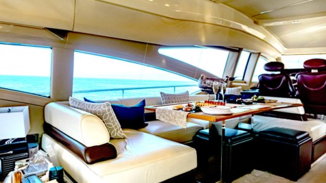Azimut 70 blue (2013) Bip Charters Renta de Yates en Puerto Vallarta