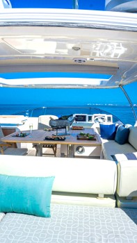 Azimut 70 blue (2013) Bip Charters Renta de Yates en Puerto Vallarta
