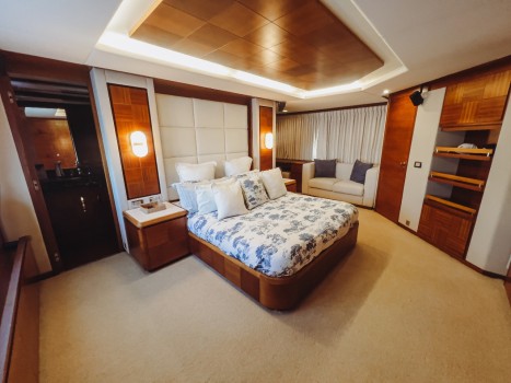 Azimut 85 Fly ILG (2006) Bip Charters Renta de Yates en Puerto Vallarta