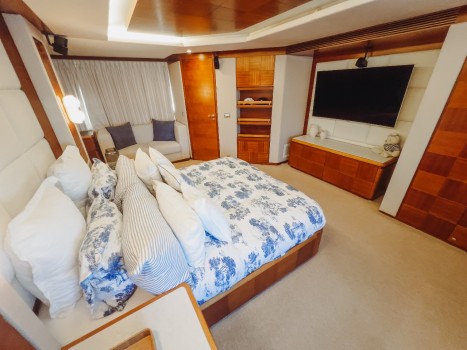 Azimut 85 Fly ILG (2006) Bip Charters Renta de Yates en Puerto Vallarta