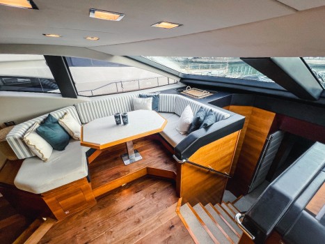 Azimut 85 Fly ILG (2006) Bip Charters Renta de Yates en Puerto Vallarta