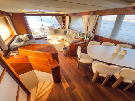 Azimut 85 Fly ILG (2006) Bip Charters Renta de Yates en Puerto Vallarta