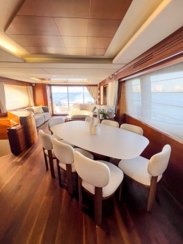 Azimut 85 Fly ILG (2006) Bip Charters Renta de Yates en Puerto Vallarta