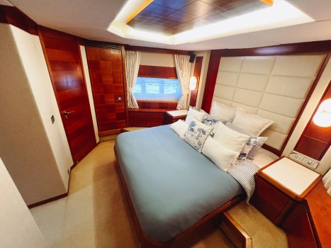 Azimut 85 Fly ILG (2006) Bip Charters Renta de Yates en Puerto Vallarta