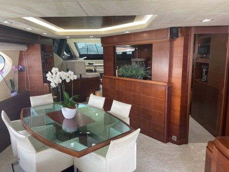 Azimut 85 Fly Bip Charters Renta de Yates en Puerto Vallarta