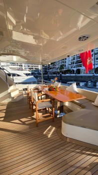 Azimut 85 Fly Bip Charters Renta de Yates en Puerto Vallarta
