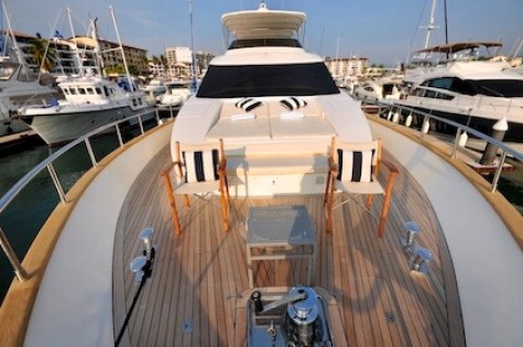 Azimut 85 Bip Charters Renta de Yates en Puerto Vallarta