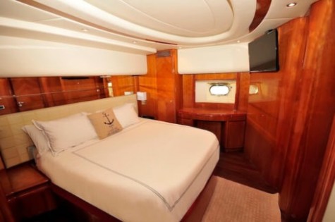 Azimut 85 Bip Charters Renta de Yates en Puerto Vallarta