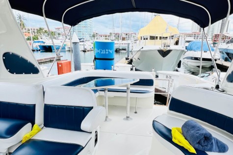 Bayliner 38 Bip Charters Renta de Yates en Puerto Vallarta