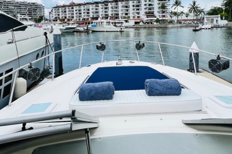 Bayliner 38 Bip Charters Renta de Yates en Puerto Vallarta