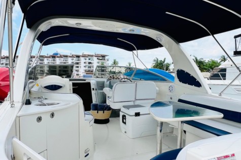 Bayliner 38 Bip Charters Renta de Yates en Puerto Vallarta