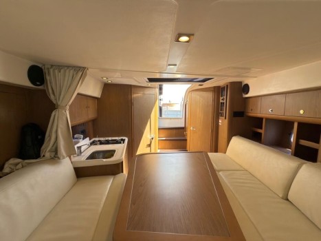 Beneteau GT35 (2017) Bip Charters Renta de Yates en Puerto Vallarta