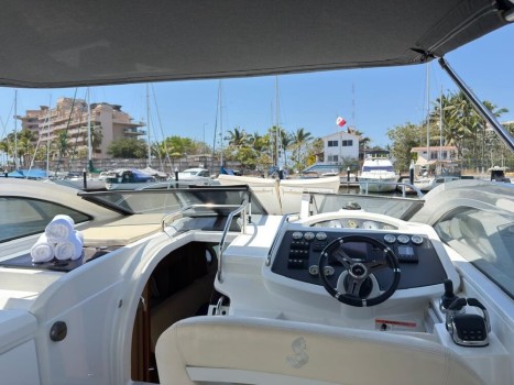 Beneteau GT35 (2017) Bip Charters Renta de Yates en Puerto Vallarta