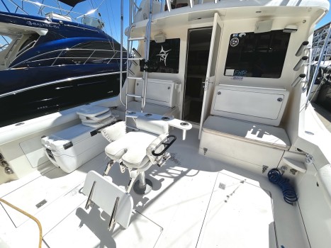 Cabo 35 FS Bip Charters Renta de Yates en Puerto Vallarta