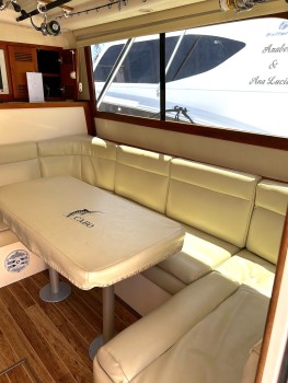 Cabo 35 FS Bip Charters Renta de Yates en Puerto Vallarta