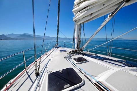 Catalina 42 LX Bip Charters Renta de Yates en Puerto Vallarta