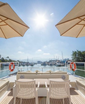 Custom C45 Bip Charters Renta de Yates en Puerto Vallarta
