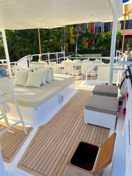 Custom C45 Bip Charters Renta de Yates en Puerto Vallarta