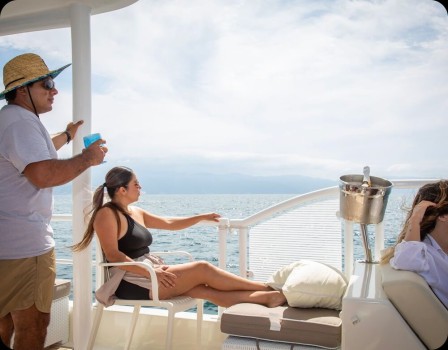 Custom C45 Bip Charters Renta de Yates en Puerto Vallarta