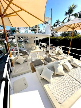 Custom C45 Bip Charters Renta de Yates en Puerto Vallarta
