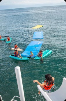 Custom C45 Bip Charters Renta de Yates en Puerto Vallarta