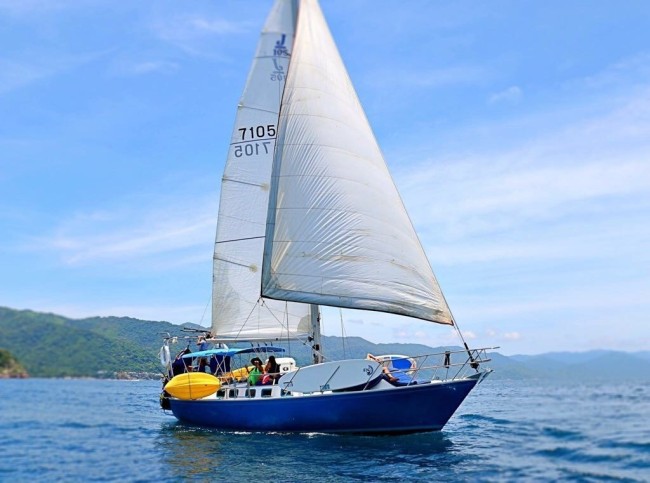 Endeavour 40 Bip Charters Yacht Charter Puerto Vallarta