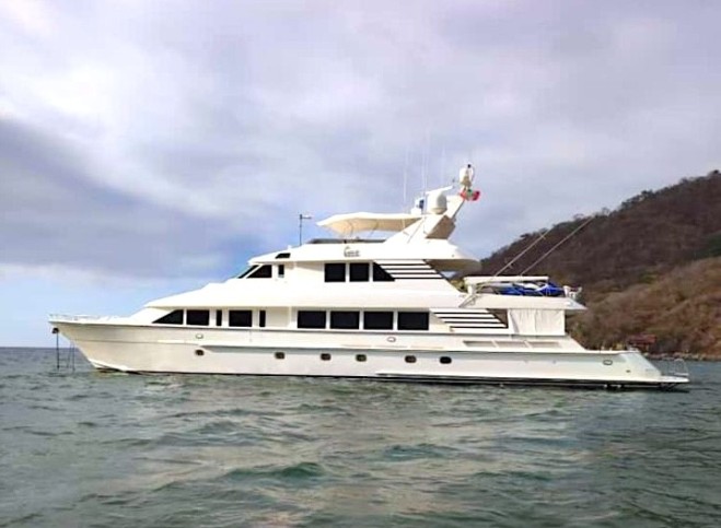 Hatteras 122 Bip Charters Yacht Charter Puerto Vallarta