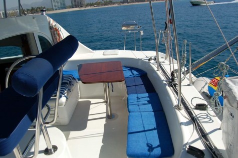 Lagoon 38 (2003) Bip Charters Renta de Yates en Puerto Vallarta