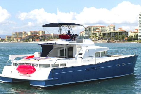 Lagoon 43 (2002) Bip Charters Renta de Yates en Puerto Vallarta