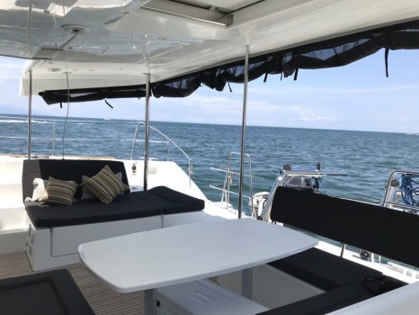 Lagoon 450F Bip Charters Renta de Yates en Puerto Vallarta