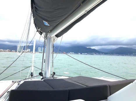 Lagoon 450F Bip Charters Renta de Yates en Puerto Vallarta