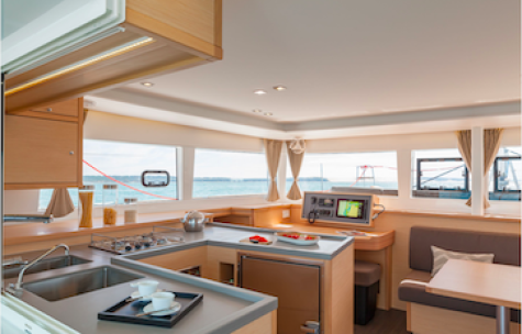 Lagoon 450F Bip Charters Renta de Yates en Puerto Vallarta