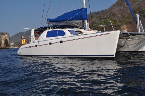 Leopard 47 (2005) Bip Charters Renta de Yates en Puerto Vallarta