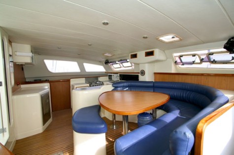 Leopard 47 (2005) Bip Charters Renta de Yates en Puerto Vallarta