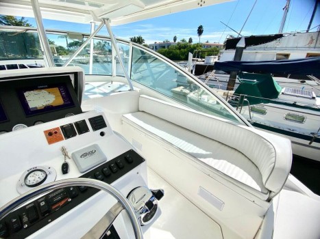 Luhrs 38 Bip Charters Renta de Yates en Puerto Vallarta