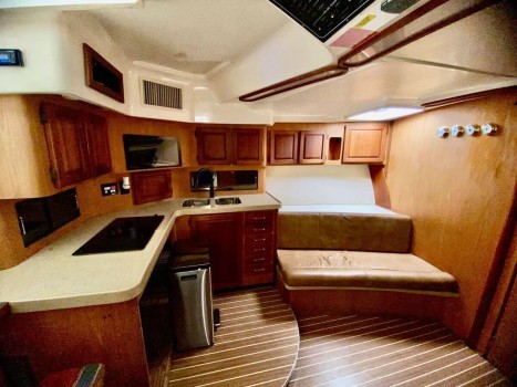 Luhrs 38 Bip Charters Renta de Yates en Puerto Vallarta