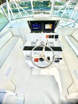 Luhrs 38 Bip Charters Renta de Yates en Puerto Vallarta