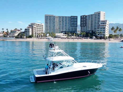 Luhrs 38 Bip Charters Renta de Yates en Puerto Vallarta