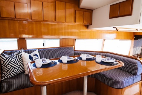 Mikelson 64 Bip Charters Renta de Yates en Puerto Vallarta