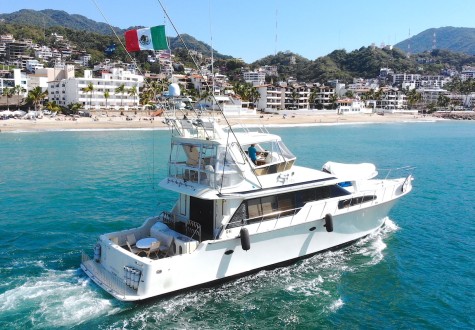 Mikelson 64 Bip Charters Renta de Yates en Puerto Vallarta
