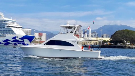 Ocean Yacht 40 Bip Charters Renta de Yates en Puerto Vallarta