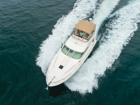 Sedan Bridge  400 (1999) Bip Charters Renta de Yates en Puerto Vallarta