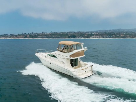 Sedan Bridge  400 (1999) Bip Charters Renta de Yates en Puerto Vallarta