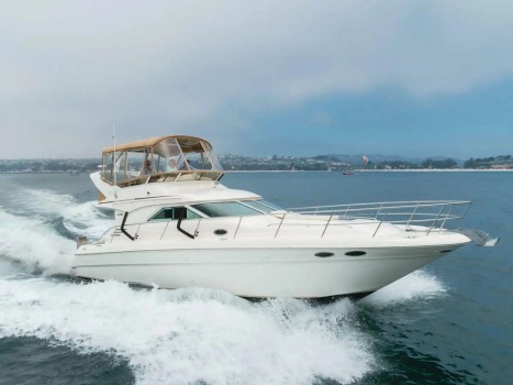 Sedan Bridge  400 (1999) Bip Charters Renta de Yates en Puerto Vallarta