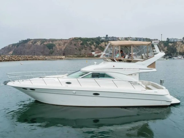 Sedan Bridge  400 (1999) Bip Charters Yacht Charter Puerto Vallarta